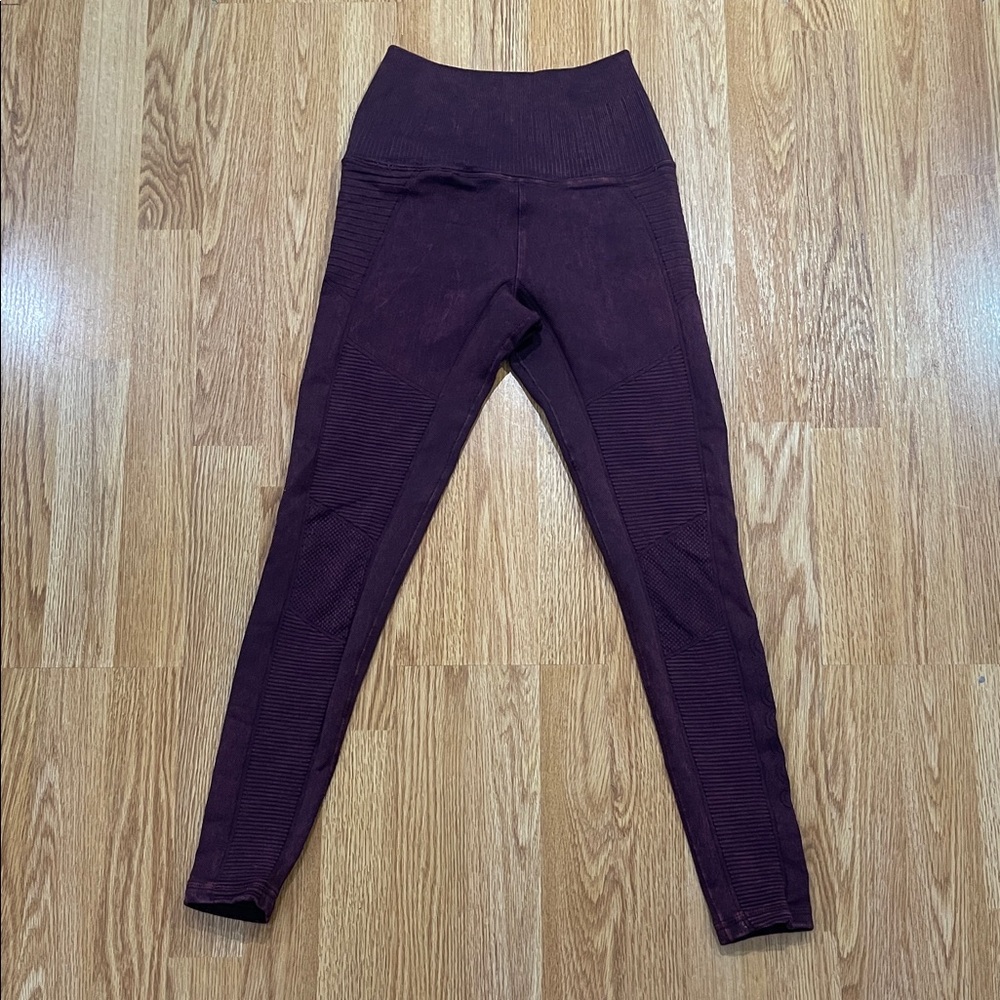 Avacado High-Waist Seam Detail Leggings in Deep Plum